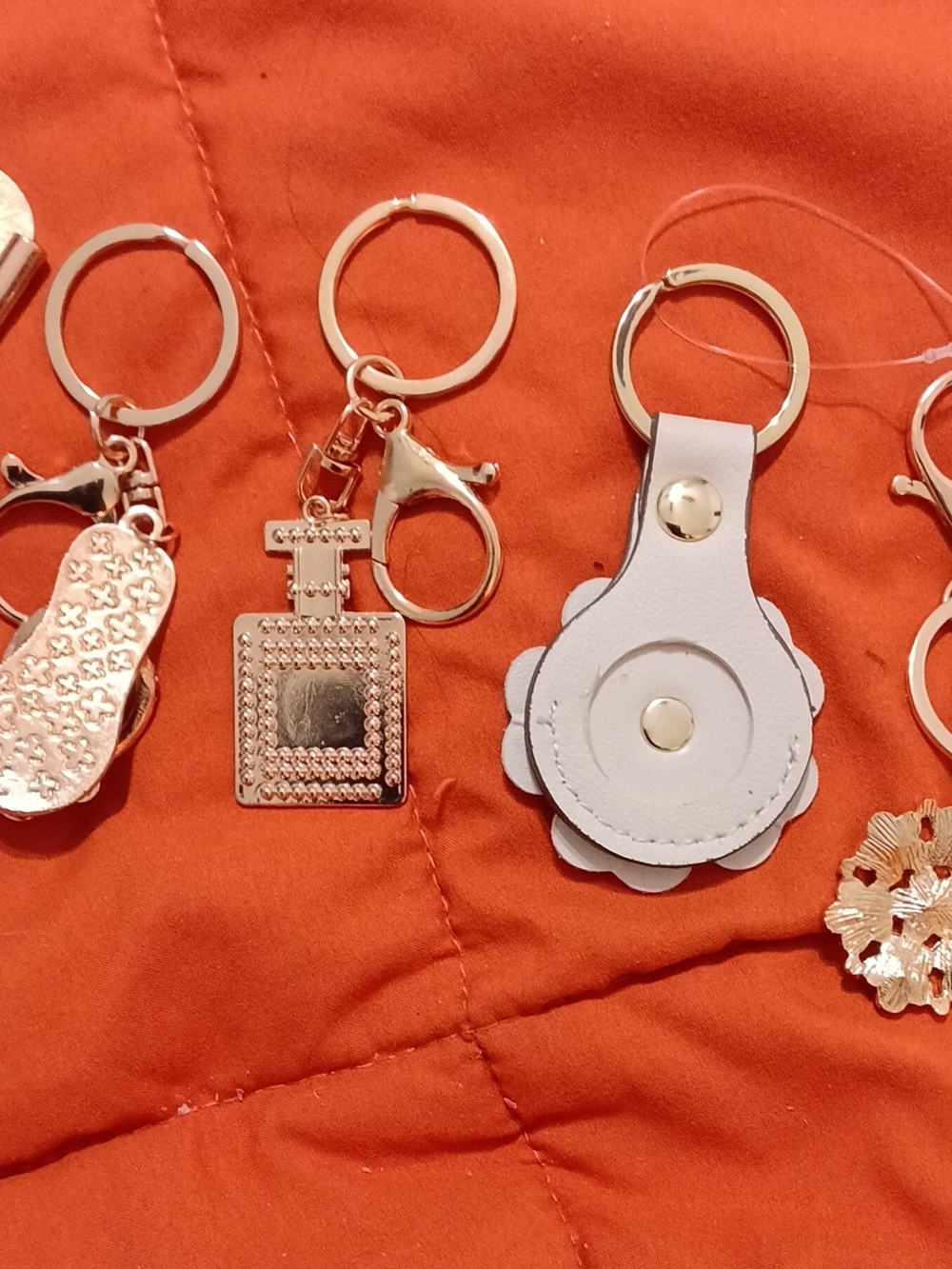 White Floral Leather Key & Card Holder Keychain - Women Accessories - Picture 2 of 2